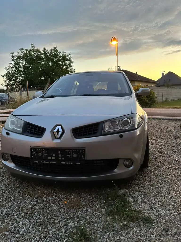 Renault Mégane 2008 photo 2
