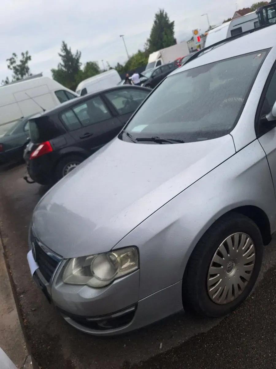 Volkswagen Passat 2010 photo 2