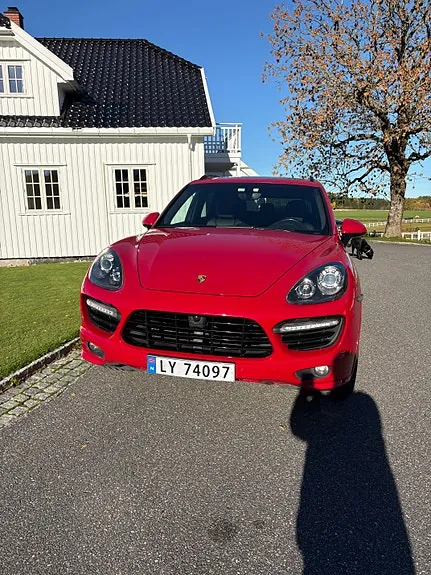 Porsche Cayenne 2013 photo 2