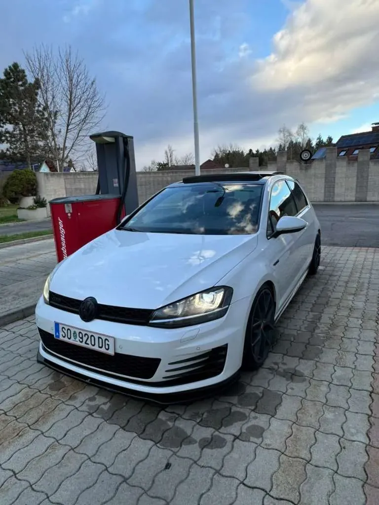 Volkswagen Golf 2013 photo 3
