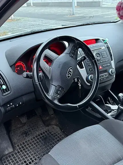 Kia Ceed 2010 photo 5