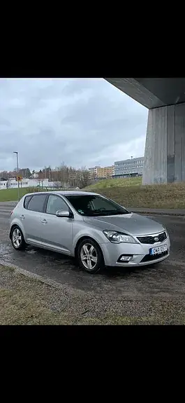 Kia Ceed 2010 photo 2