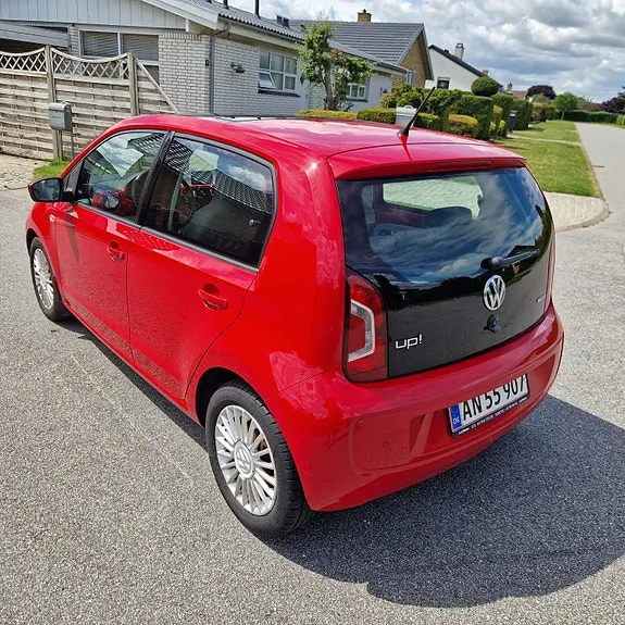 Volkswagen Up 2014 photo 5