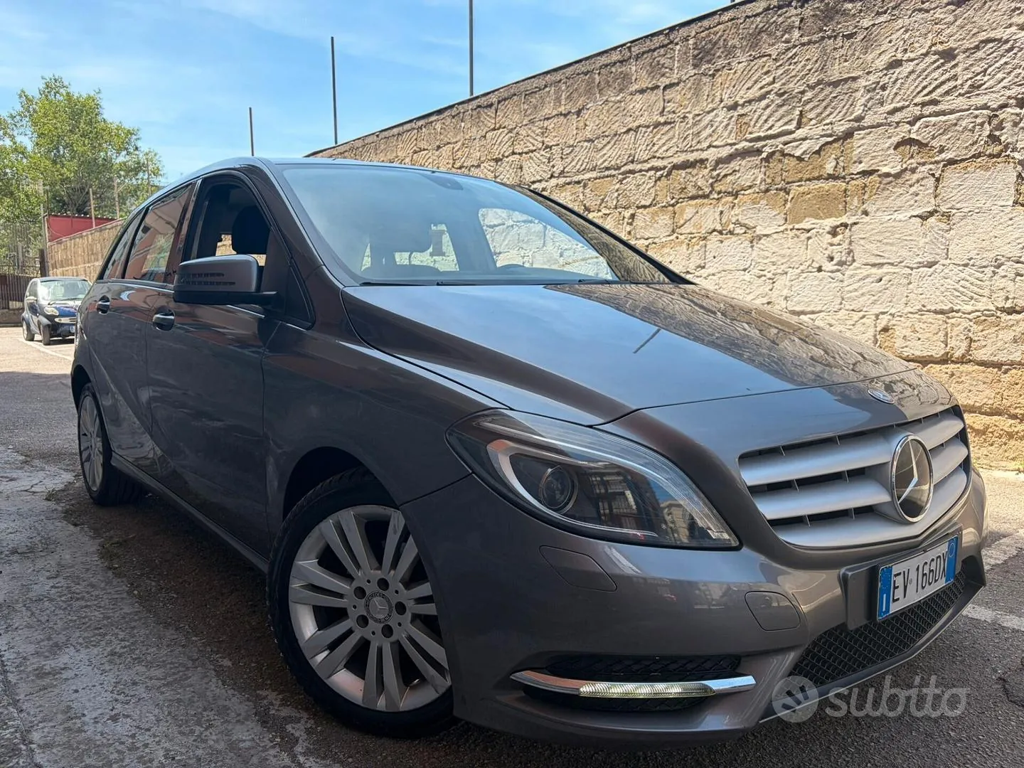 Mercedes-Benz B-Class 2014 photo 2