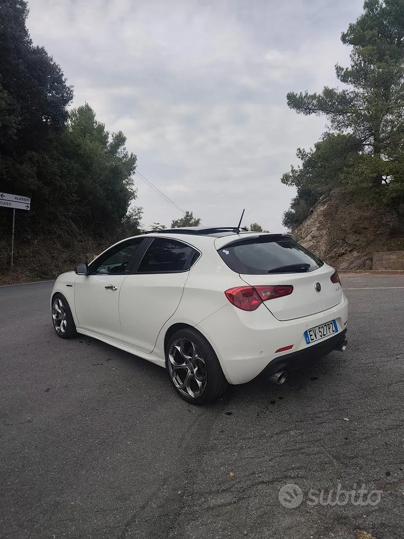 Alfa Romeo Giulietta 2014 photo 3