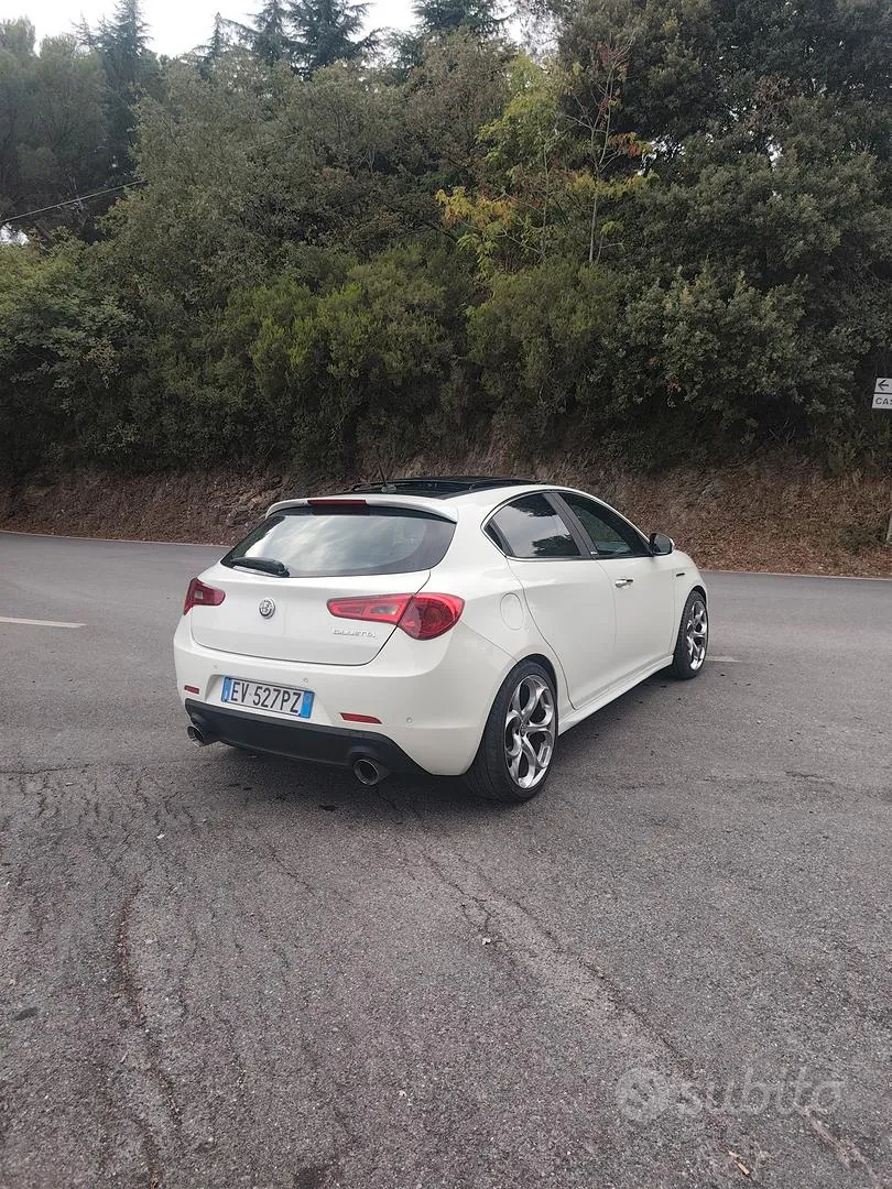 Alfa Romeo Giulietta 2014 photo 4