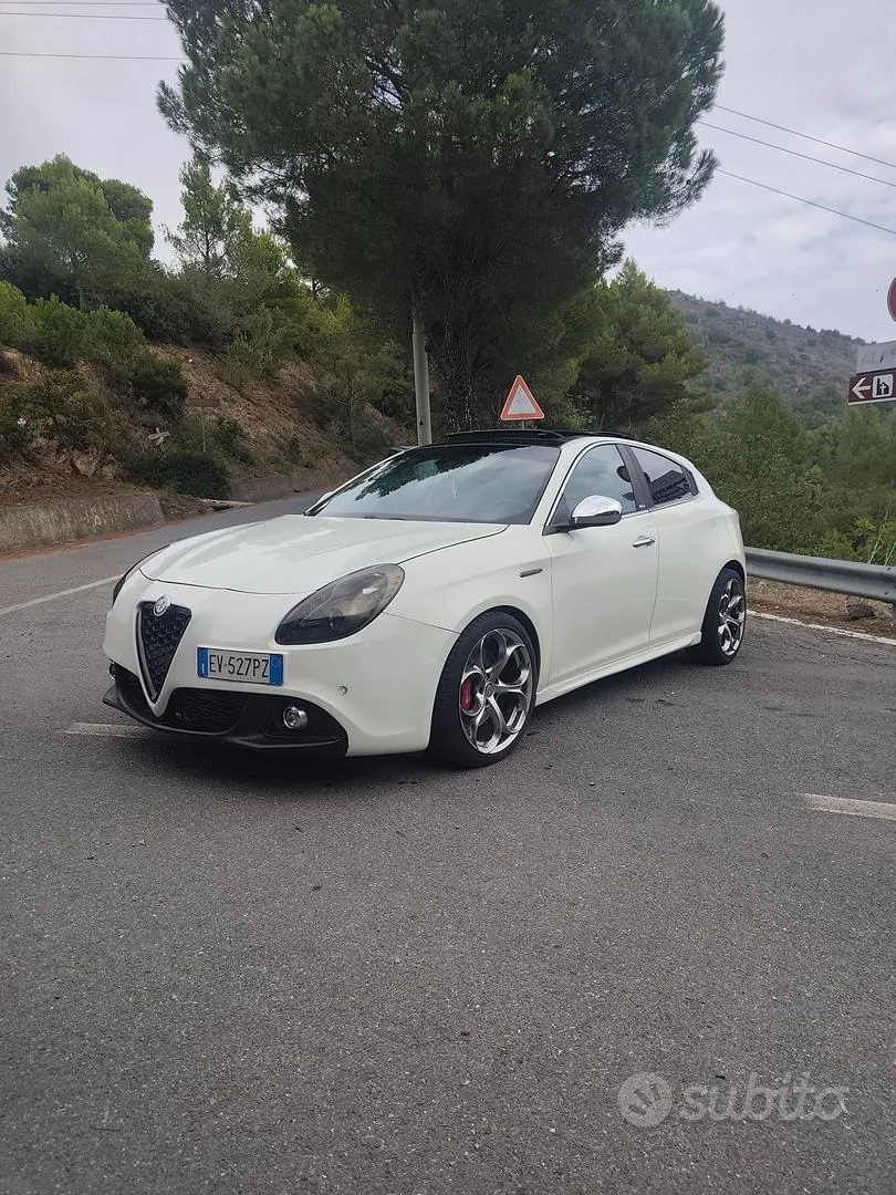 Alfa Romeo Giulietta 2014 photo 2