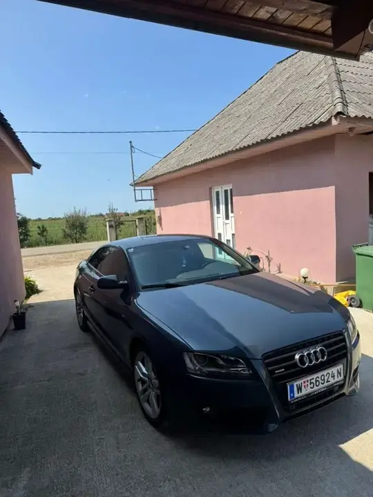 Audi A5 2010 photo 2