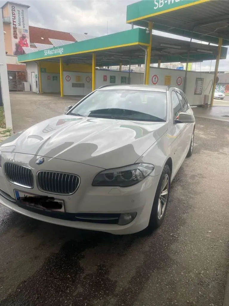 BMW 5 Series 2012 photo 2