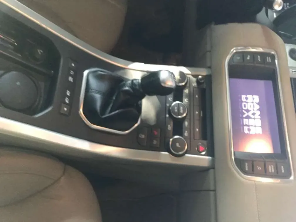 Land Rover Range Rover Evoque 2011 photo 3