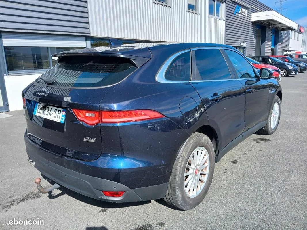 Jaguar F-Pace 2016 photo 2
