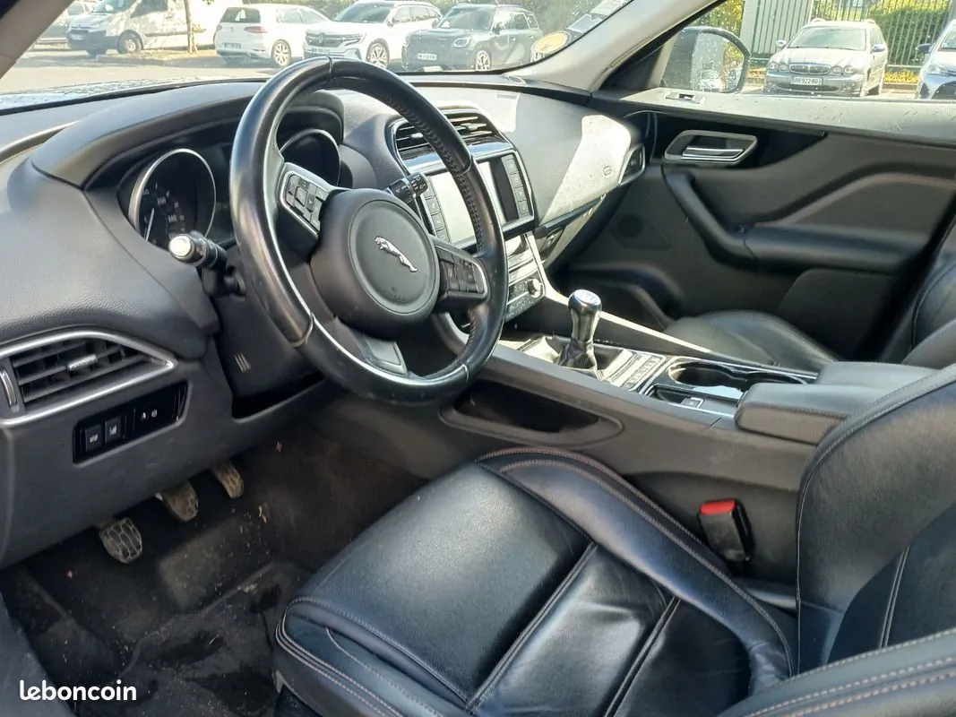 Jaguar F-Pace 2016 photo 5