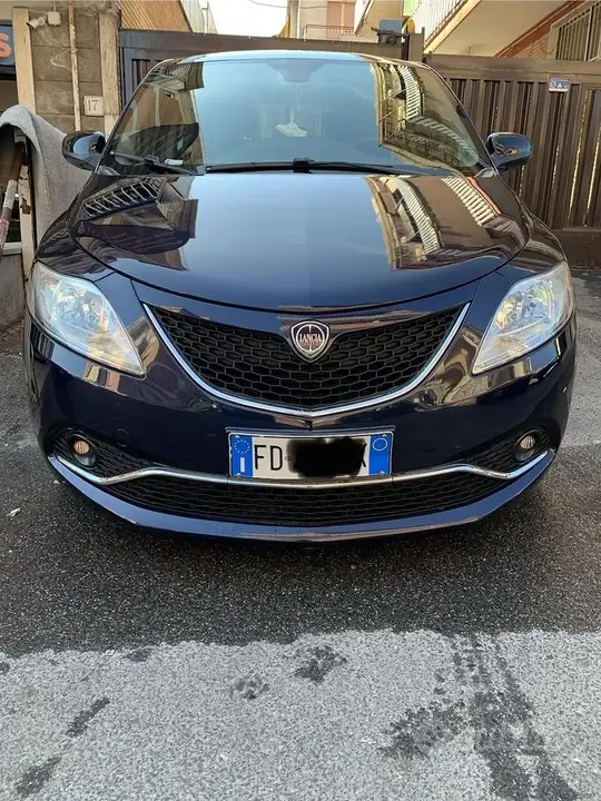 Lancia Ypsilon 2016 photo 2