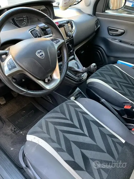 Lancia Ypsilon 2016 photo 4
