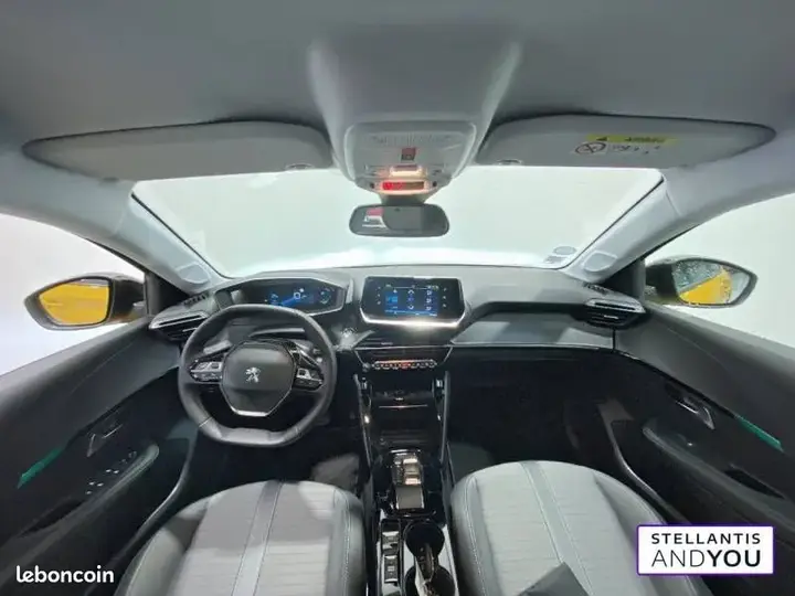 Peugeot 208 2022 photo 2