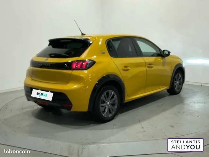 Peugeot 208 2022 photo 3