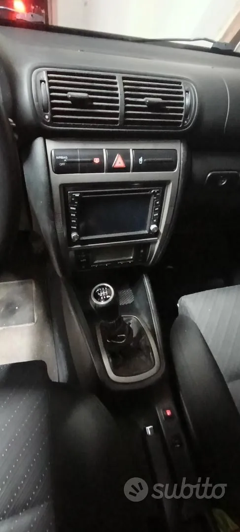 Seat Leon 2004 photo 2