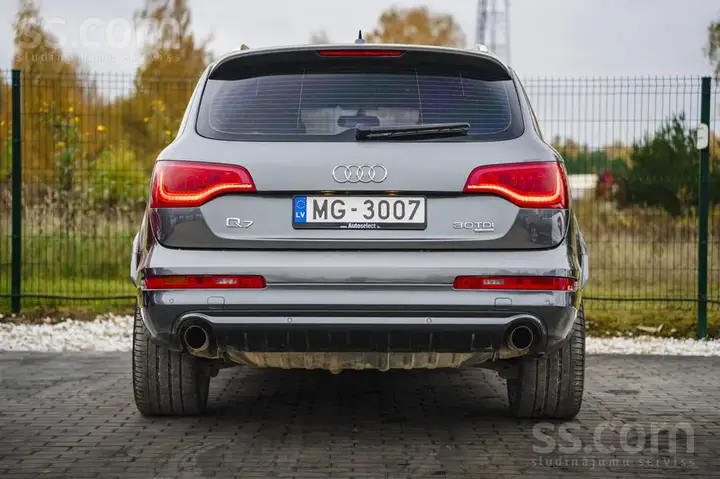Audi Q7 2010 photo 5