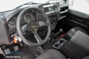 Land Rover Defender 2008 photo 3