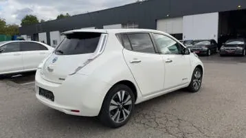Nissan Leaf 2017 photo 2
