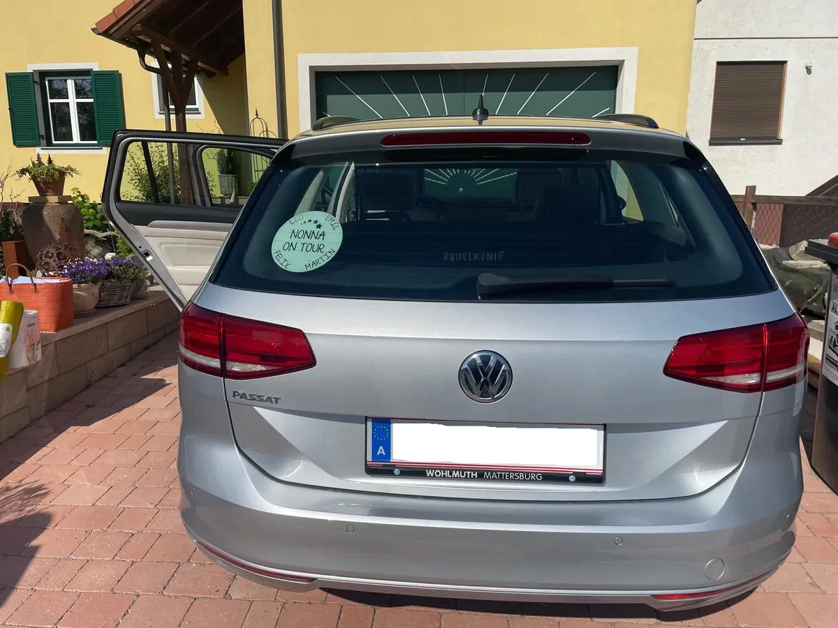 Volkswagen Passat 2018 photo 2