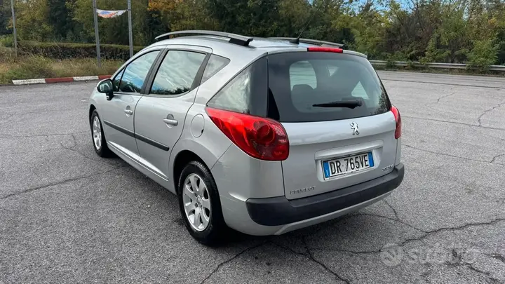 Peugeot 207 2008 photo 4