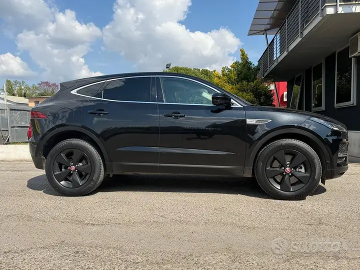 Jaguar E-Pace 2021 photo 2