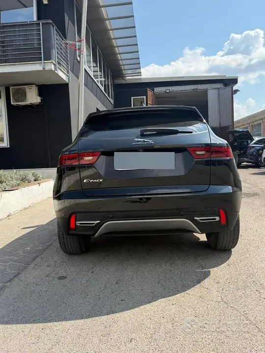 Jaguar E-Pace 2021 photo 3