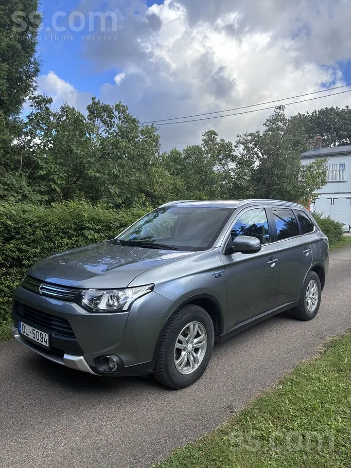 Mitsubishi Outlander 2014 photo 2