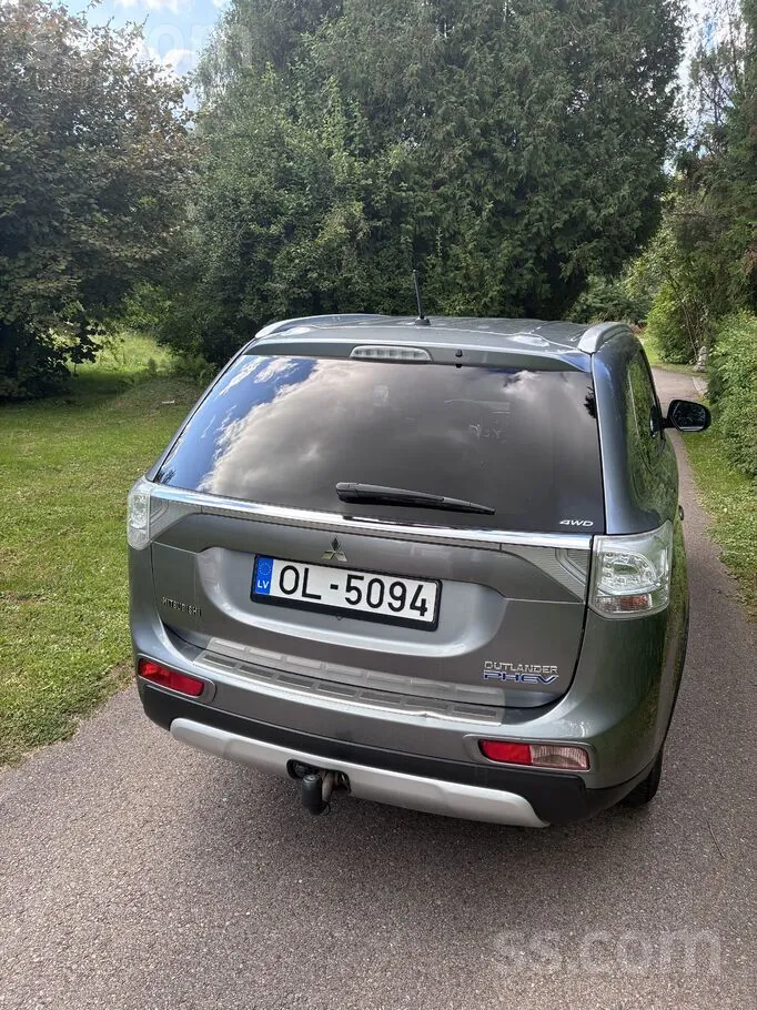 Mitsubishi Outlander 2014 photo 4