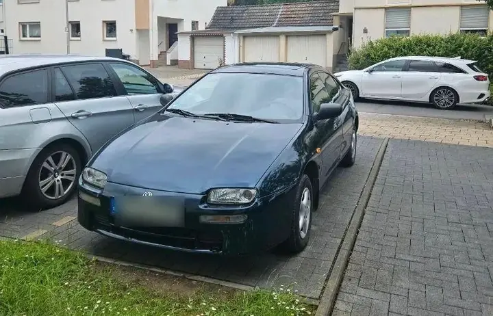 Mazda 323F