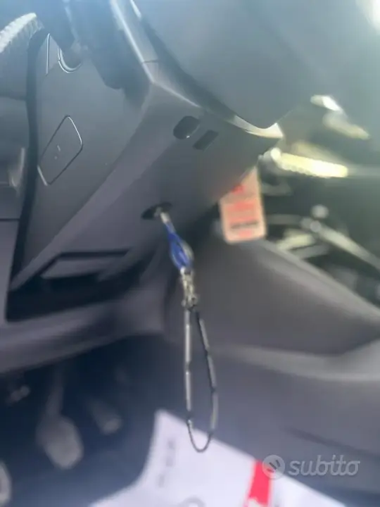 Peugeot 208 2023 photo 4