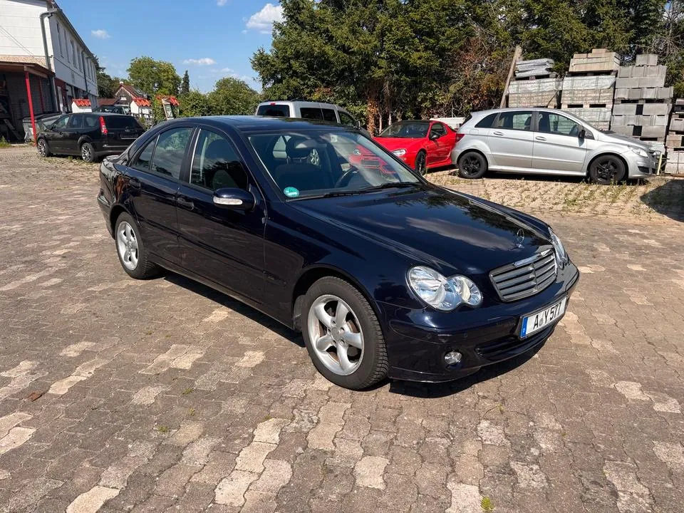 Mercedes-Benz C180