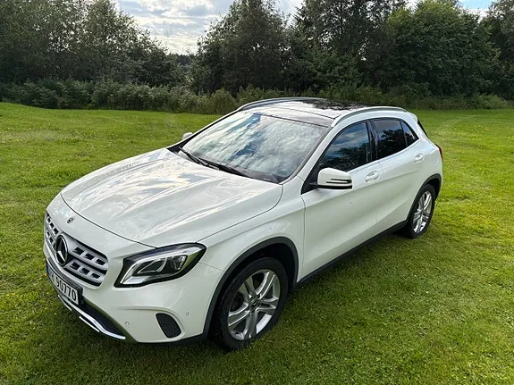Mercedes-Benz Gla180 2017 photo 2
