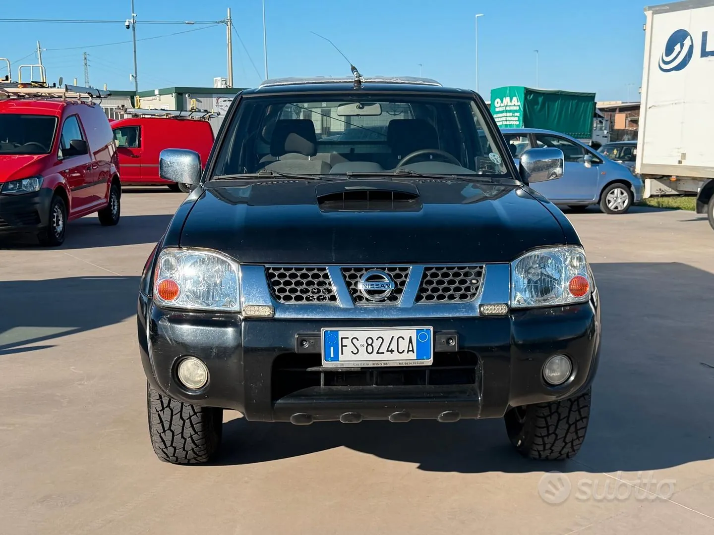 Nissan Navara 2004 photo 2