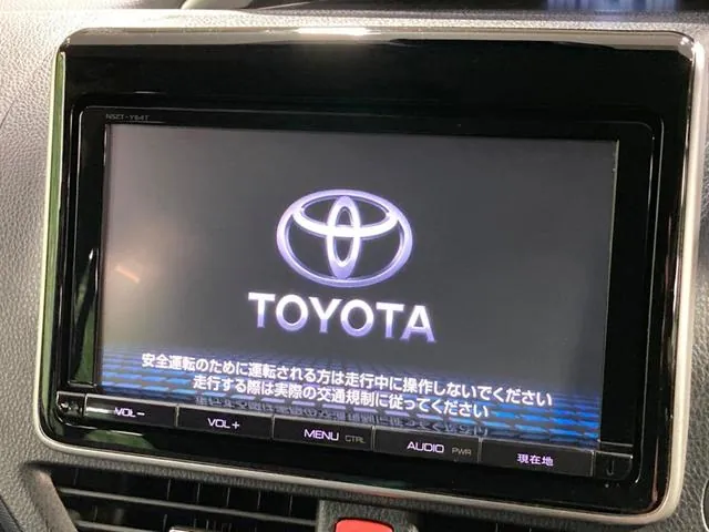 Toyota Voxy 2016 photo 4