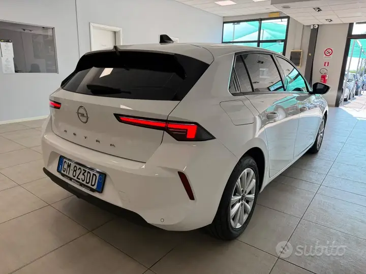 Opel Astra 2022 photo 4