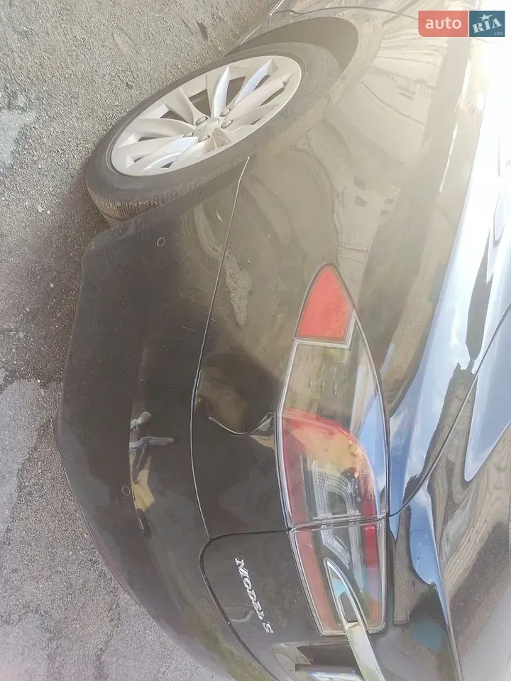 Tesla Model S 2016 photo 5