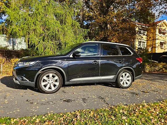 Mitsubishi Outlander 2017 photo 2
