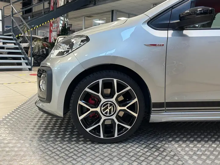 Volkswagen Up 2021 photo 4