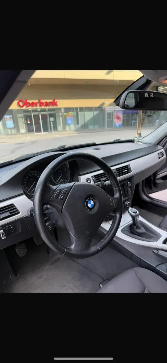 BMW 3 Series 2008 photo 2