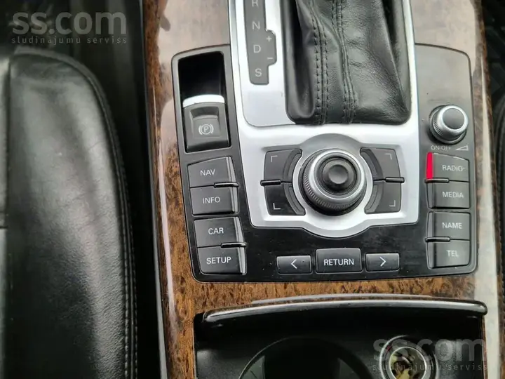 Audi A6 Allroad 2010 photo 4