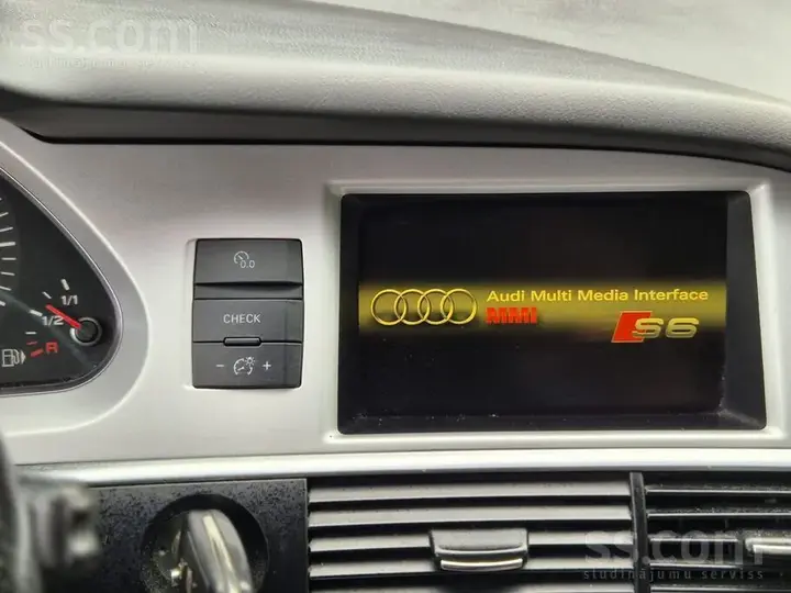 Audi A6 Allroad 2010 photo 2