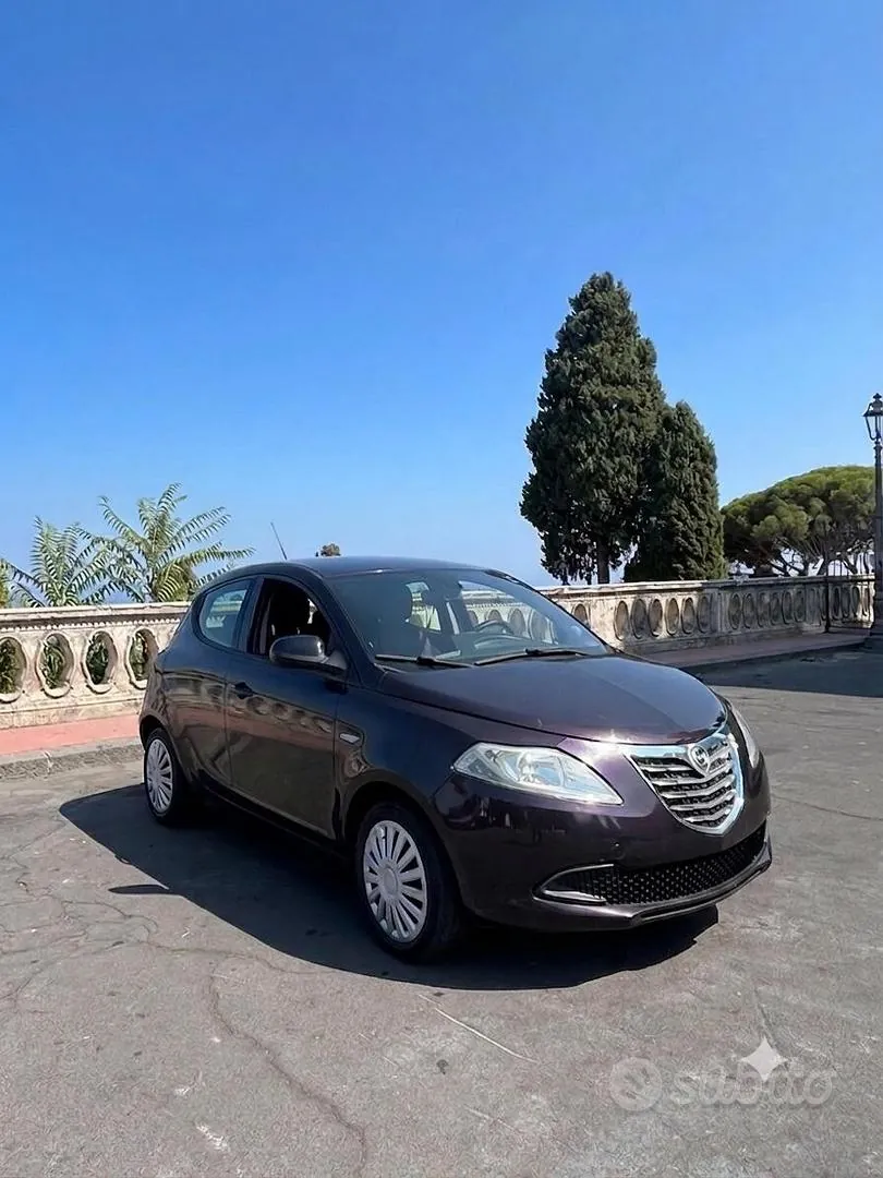 Lancia Ypsilon 2013 photo 2