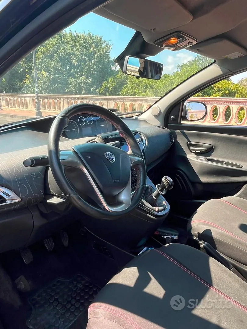 Lancia Ypsilon 2013 photo 3