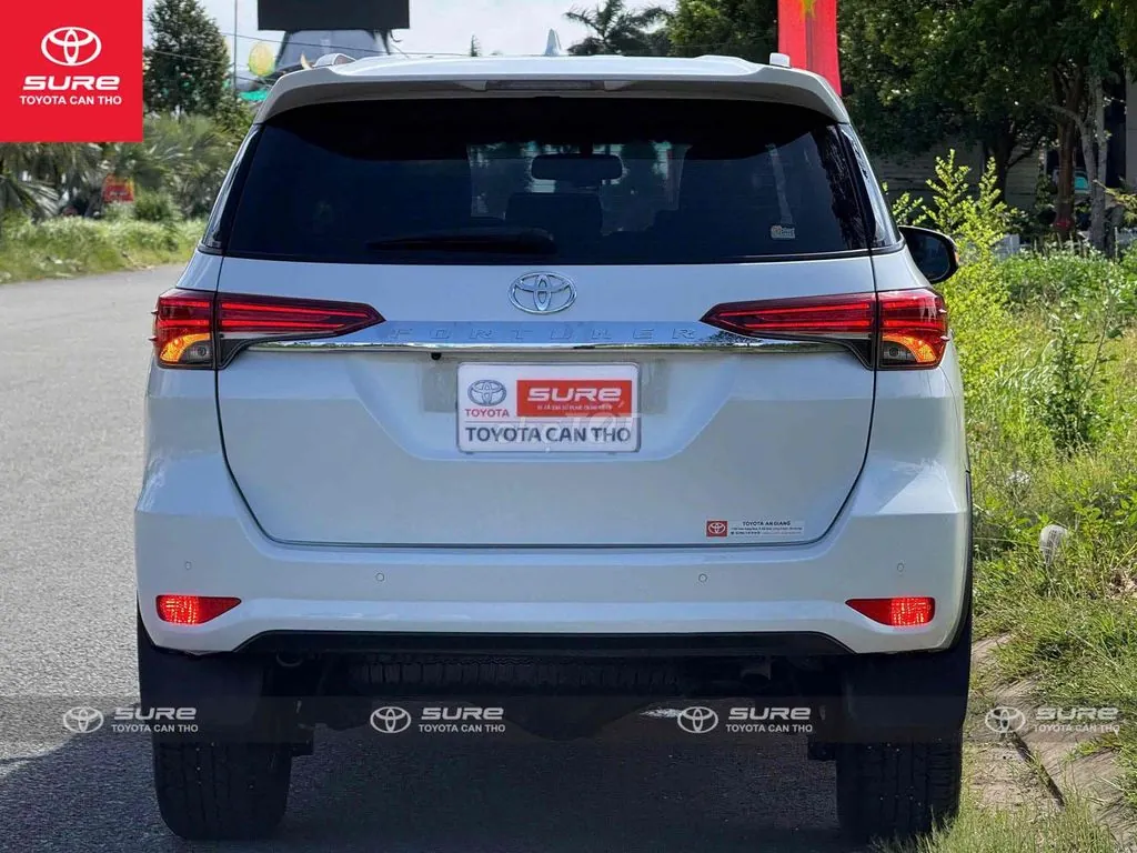 Toyota Fortuner 2022 photo 3