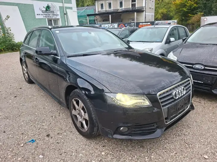Audi A4 2011 photo 2