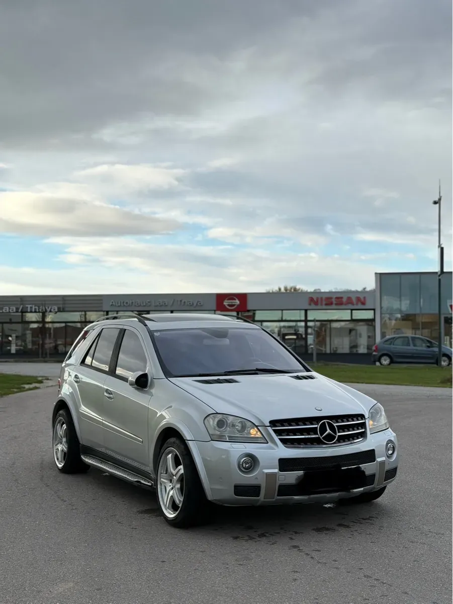 Mercedes-Benz M-Class 2006 photo 2