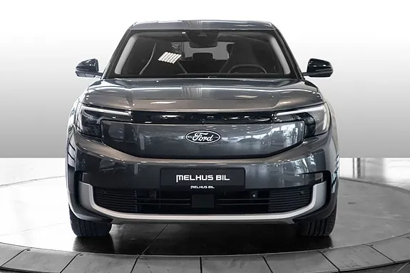 Ford Explorer 2025 photo 2