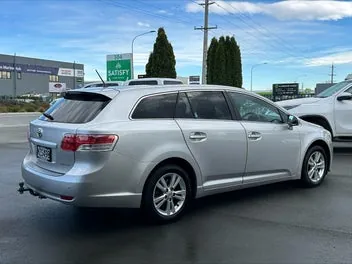 Toyota Avensis 2011 photo 4